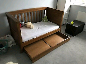 cuggl oxford cot bed